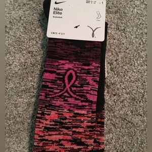 Nike elite cancer awareness socks NWT